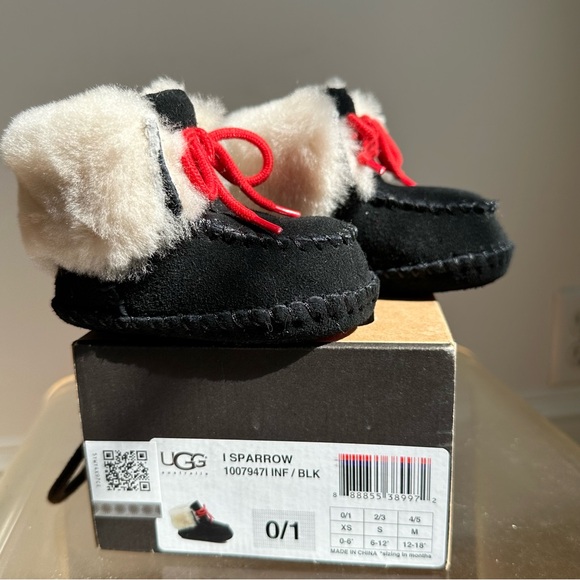 UGG Brand New In Box Newborn Baby Shearling Baby Booties - Picture 2 of 6